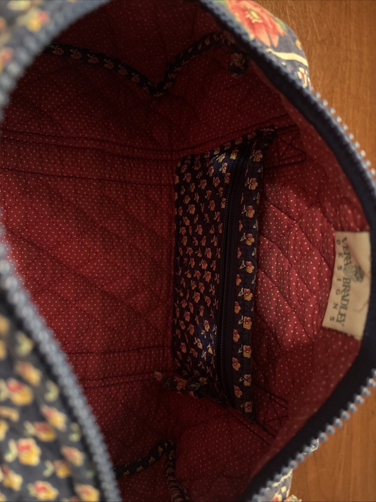 Vera Bradley quilted Shoulder purse. Flower Pattern.