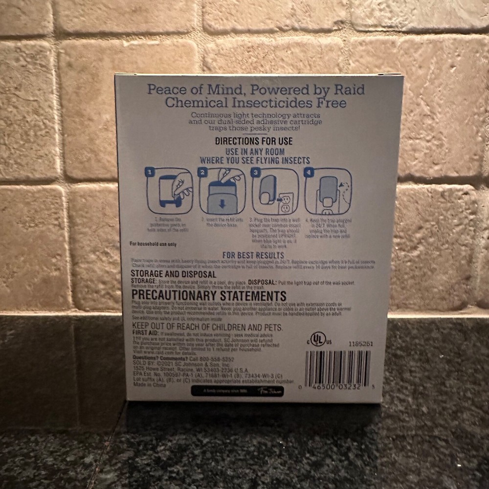 NEW Raid Essentials Flying Insect Light Trap Starter Kit: 1 Device & 1 Refill 💡