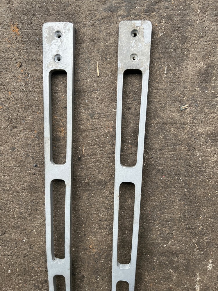 1995 Bayliner Capri 2050 LS Windshield Support Bar (PAIR)