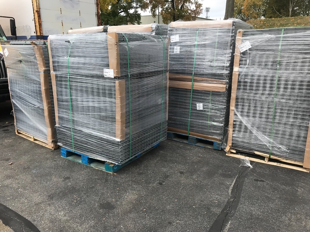 New Waterfall Wire Mesh Decking 42D x 58W