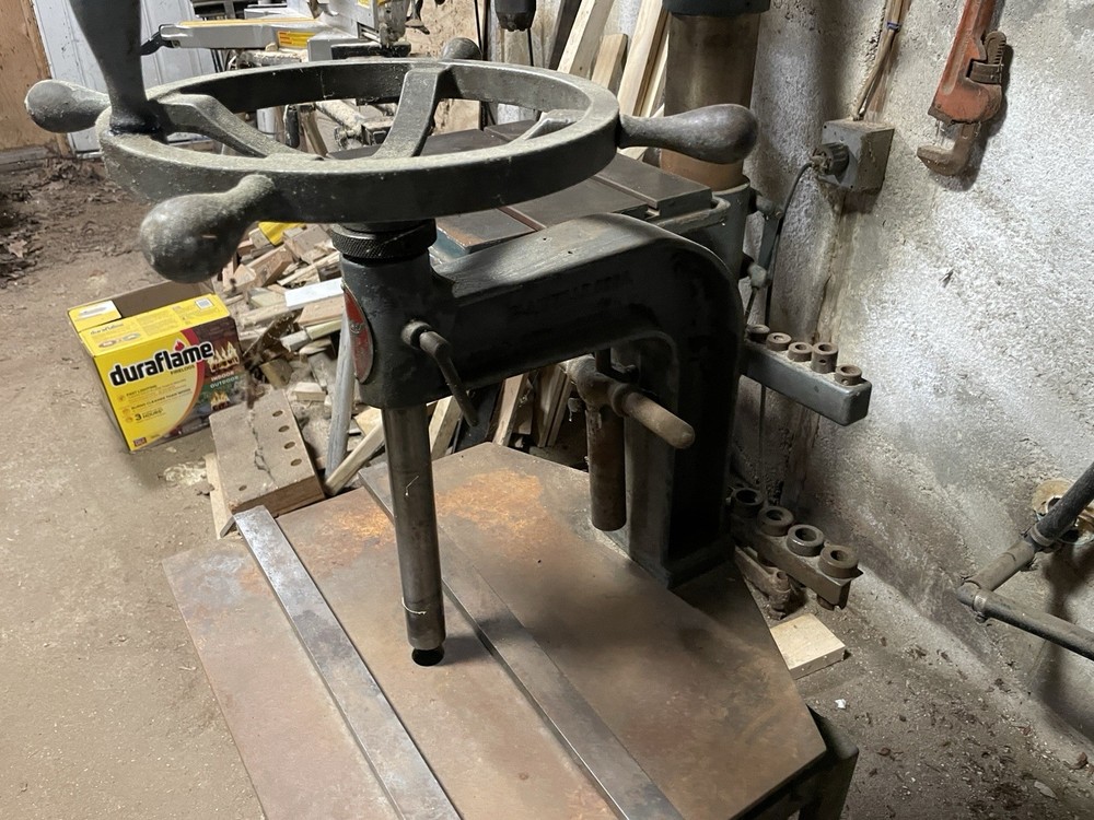 Lassy 12F Thread Tapping Machine with Tooling