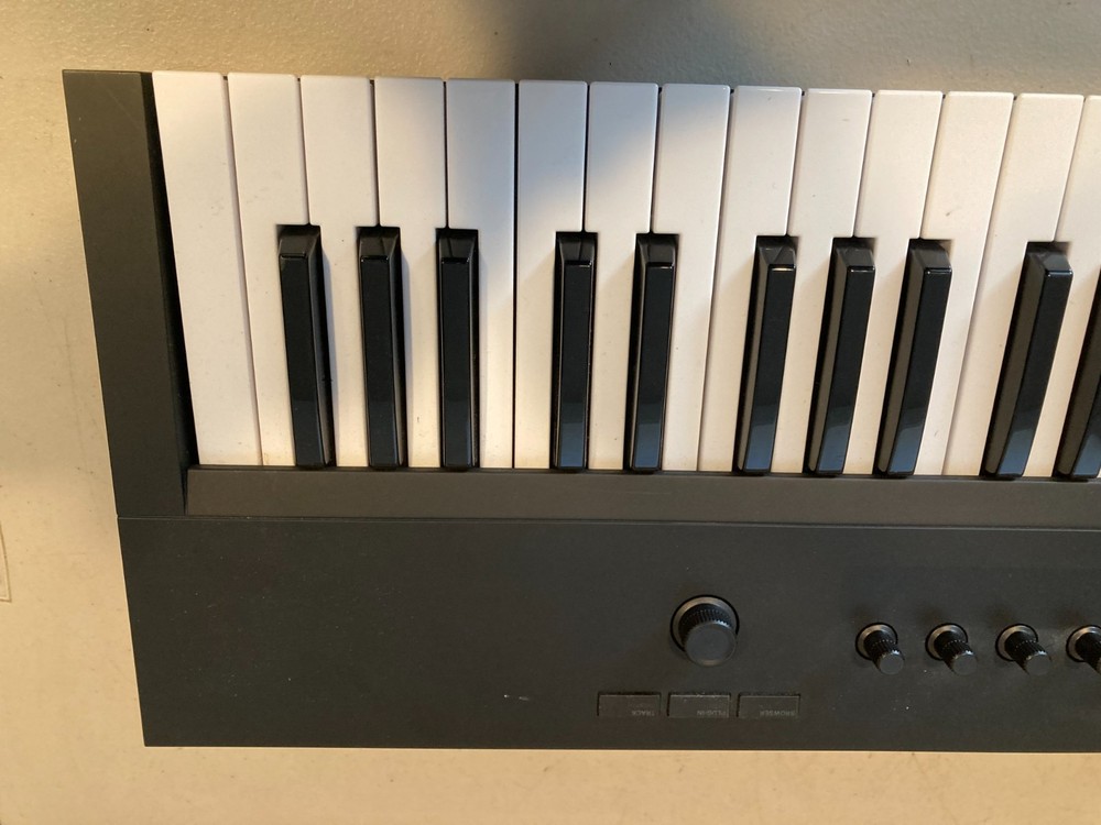 KOMPLETE KONTROL A49 MIDI CONTROLLER