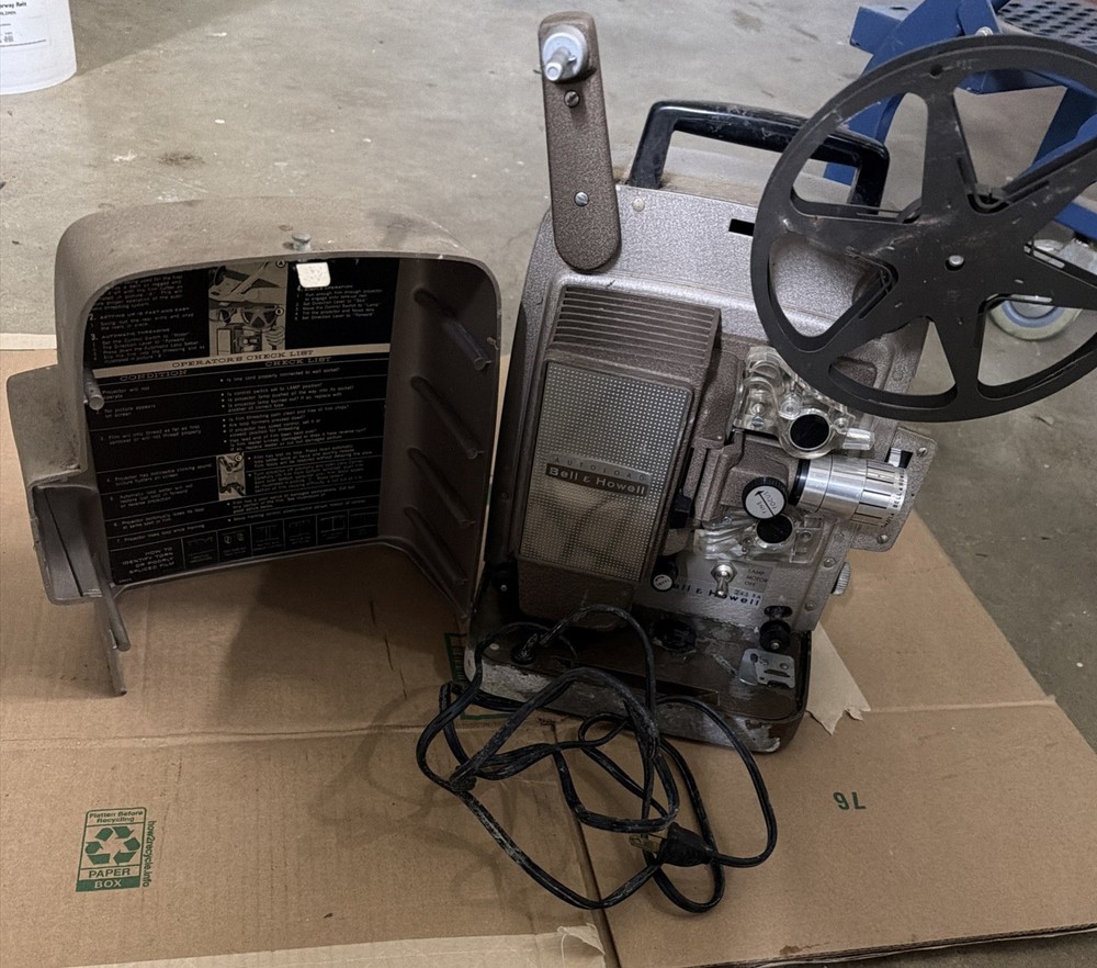 Bell & Howell 245 BA Autoload 8mm Movie Projector – Untested - Vintage