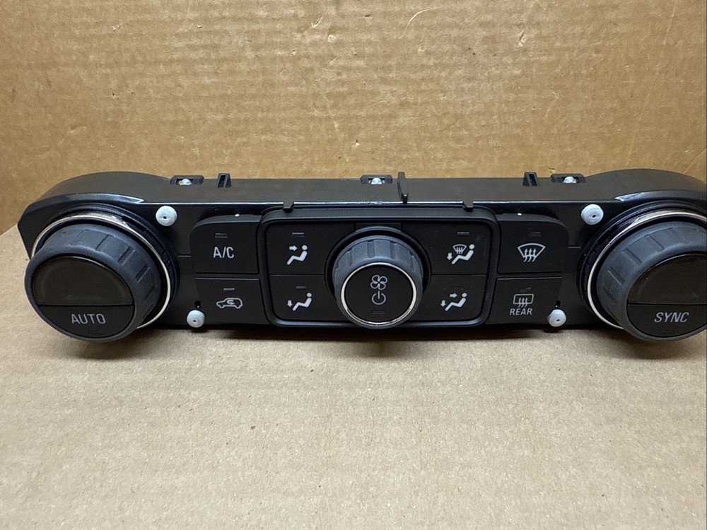 2017-2023 GMC Acadia Front Dash Temperature Temp Climate Control