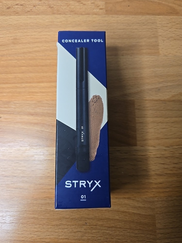 Stryx 01 Concealer Tool Medium Mahogany For Men 1.8g