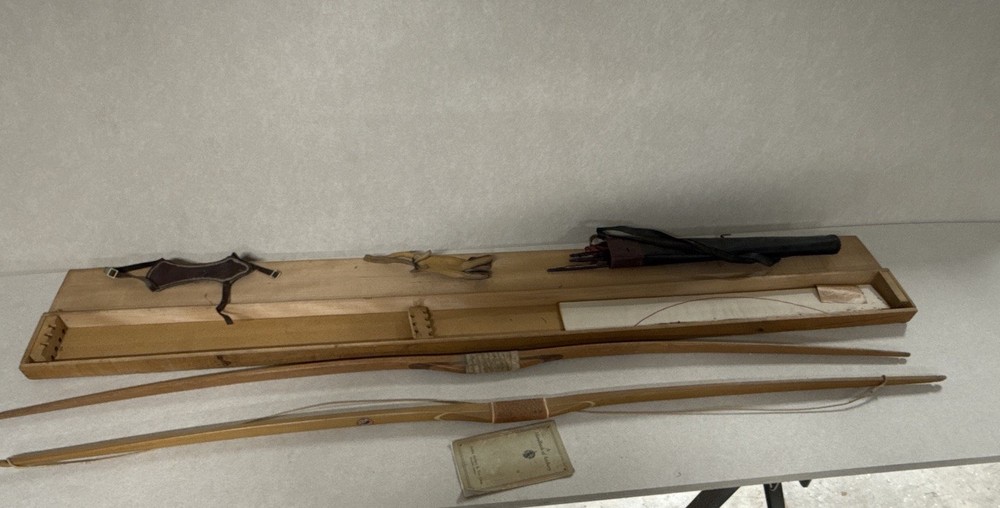 VINTAGE INDIAN ARCHERY RECURVE BOW, AND ACCESSORIES