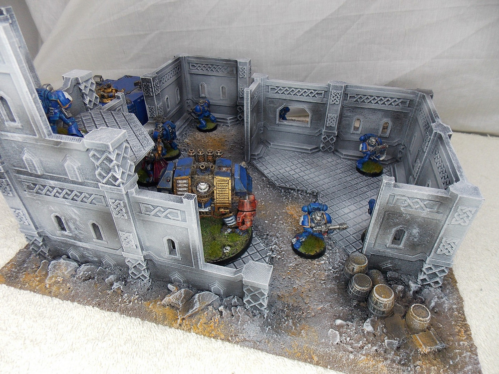 WARGAMING TERRAIN PAINTED BUILDING