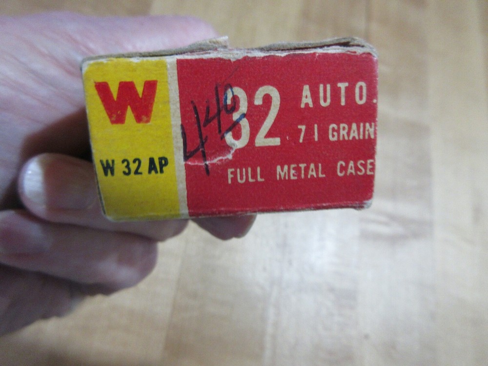 Empty Ammo Box Winchester 32 automatic with insert (w17) # 104