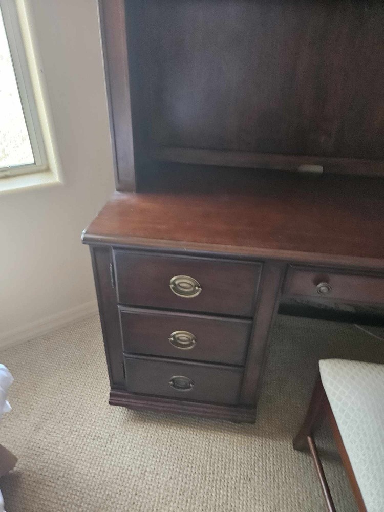 BROYHILL Bedroom Set $1,800 OBO