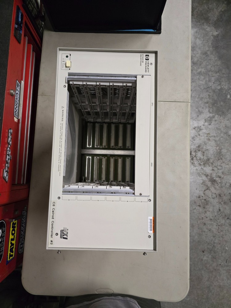 HP/Agilent E1421A VXI Mainframe