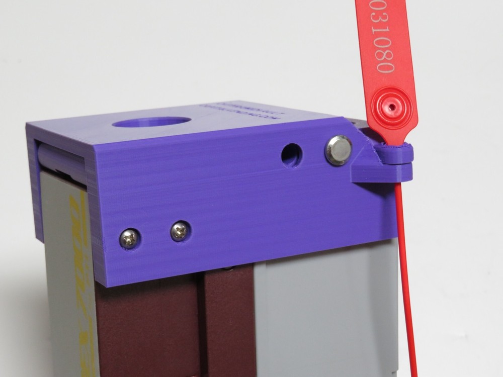 Validator vault for bill box of Pyramid bill acceptor