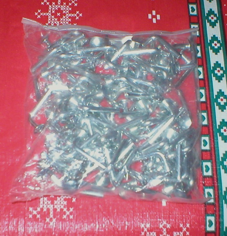 ROUND HEAD HOOKS 1 BAG QUANTITY UNKNOWN SOLD AS IS