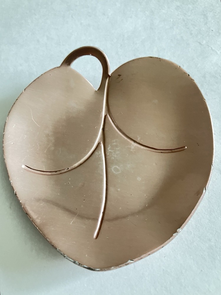 Vintage Kraftware Solid Copper Leaf Dish Read
