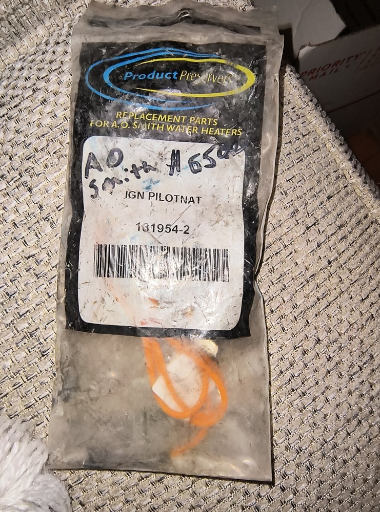 AO Smith 181954-2 Burner Assembly Ignition Assembly Brand NEW