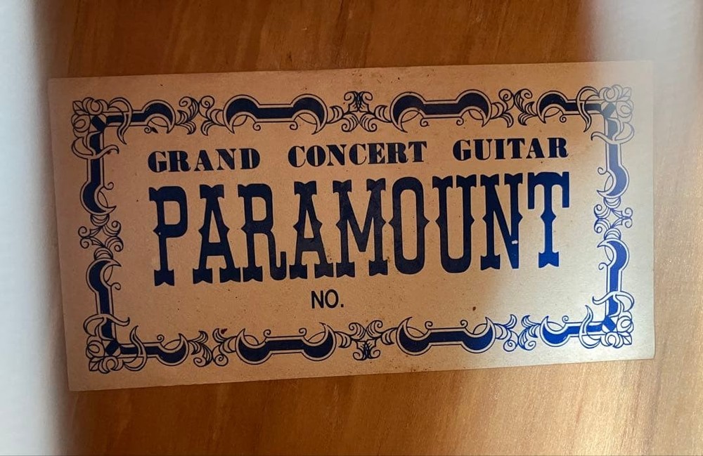 Paramount Classic Guitar Grand Concert