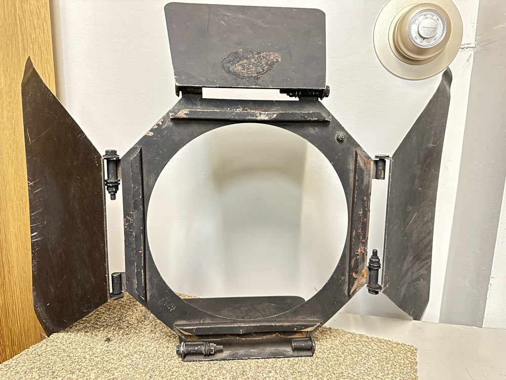 Barn doors for lighting (9.5") - four doors