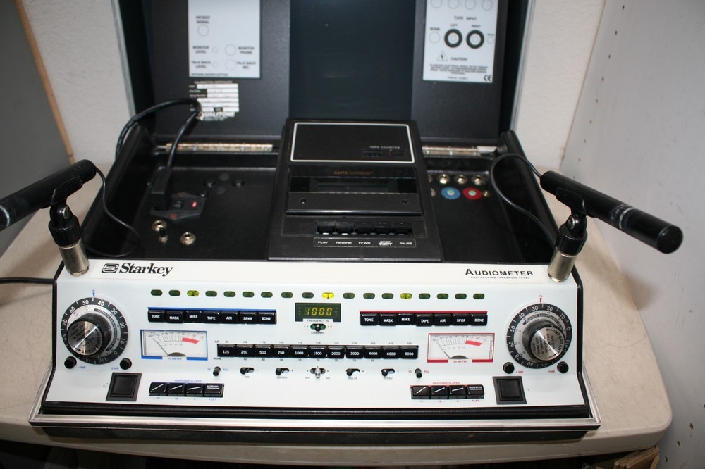 Starkey Audiometer with Microphones AS-IS