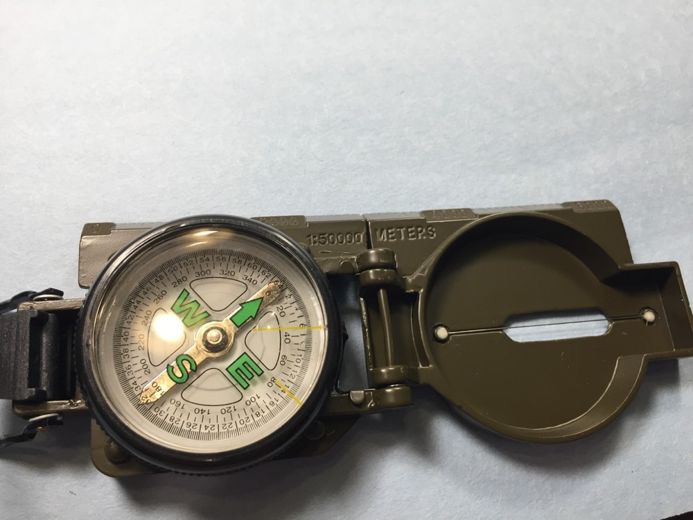 Military style plastic Compass with pouch (green)