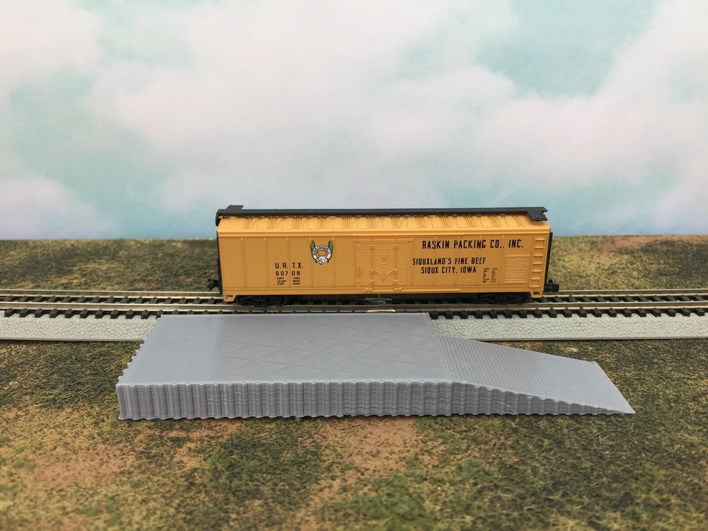 Long Loading Platform Dock with Ramp - N Scale 1:160 - No Assembly Required!