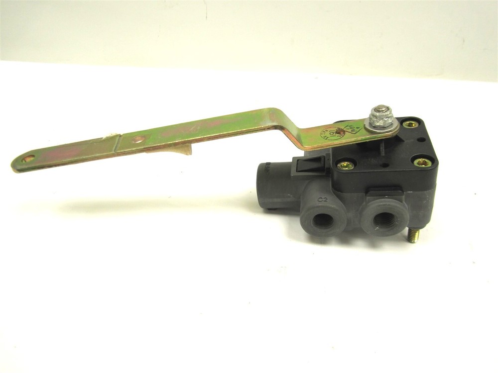 VS-29392 NEW HENDRICKSON HEIGHT CONTROL VALVE WITH DUMP VALVE