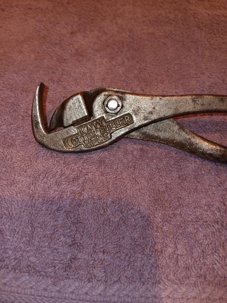 Vintage Katy Kotter PIn Puller MPLS
