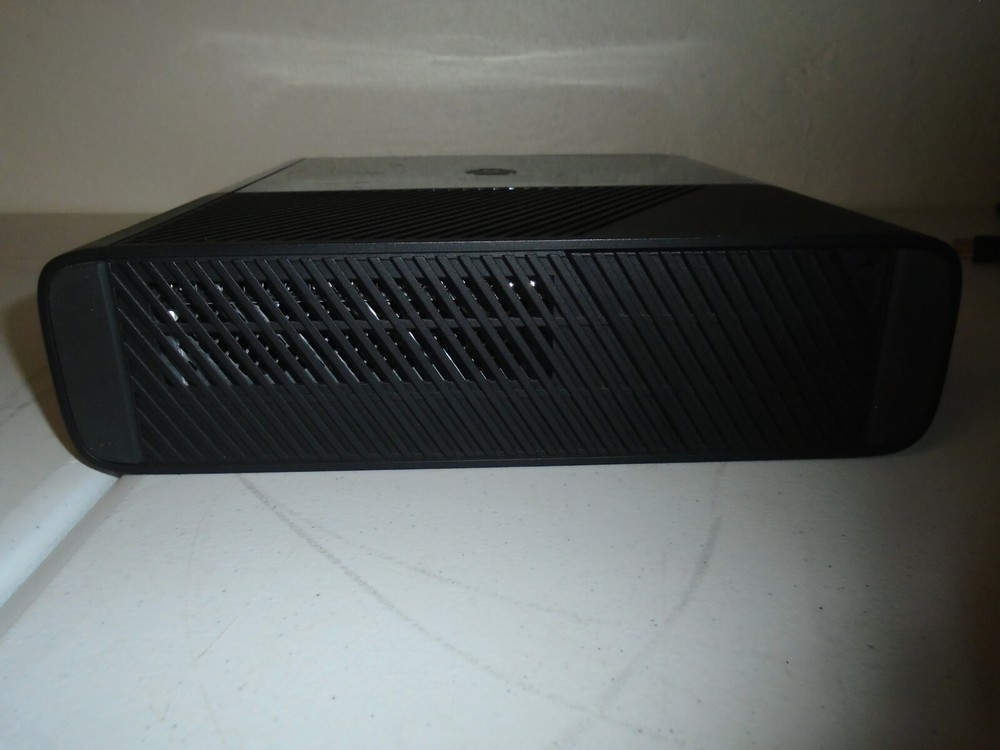 Microsoft Xbox 360 1538 Bundle Kinect, Controller, Headset & 5 Games Read Descr.