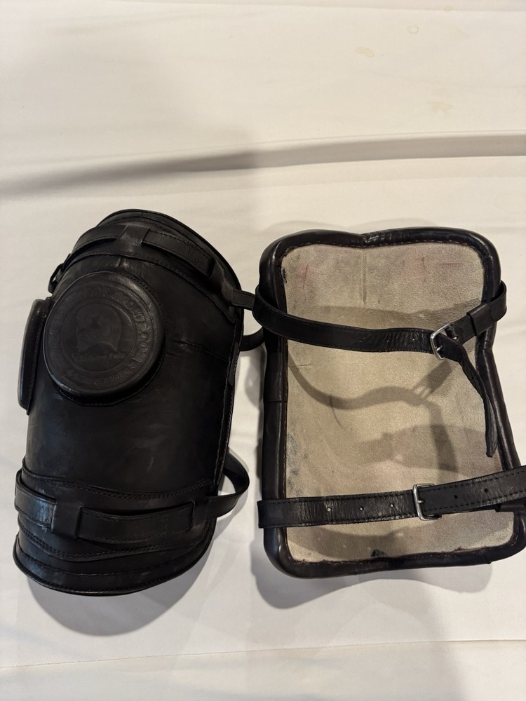 Gladiator Two Strap Knee Guards Medium