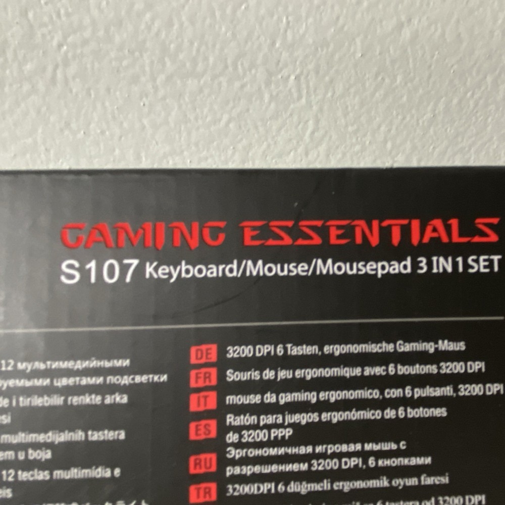 Redragon S107 Gaming Wired Illuminated Keyboard Mouse Mousepad Bundle QWERTY