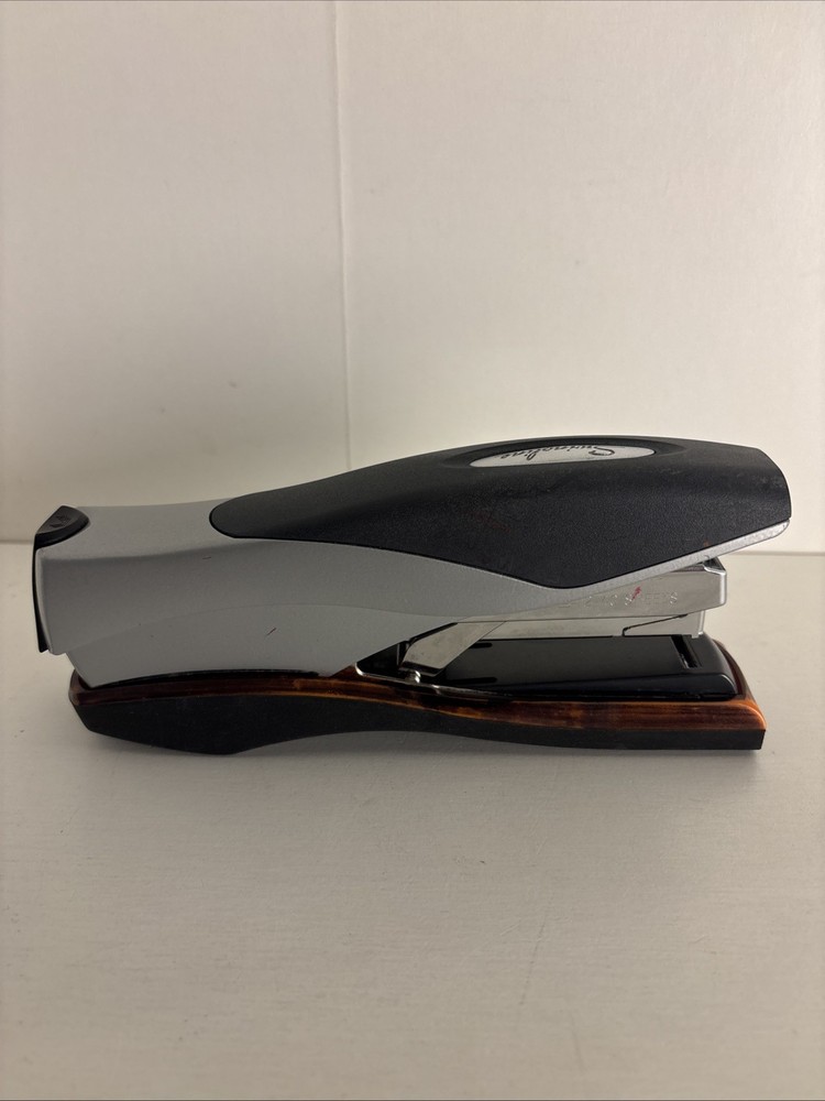 Swingline Optima Desktop Stapler 2-40 Sheet Capacity Model #8784x