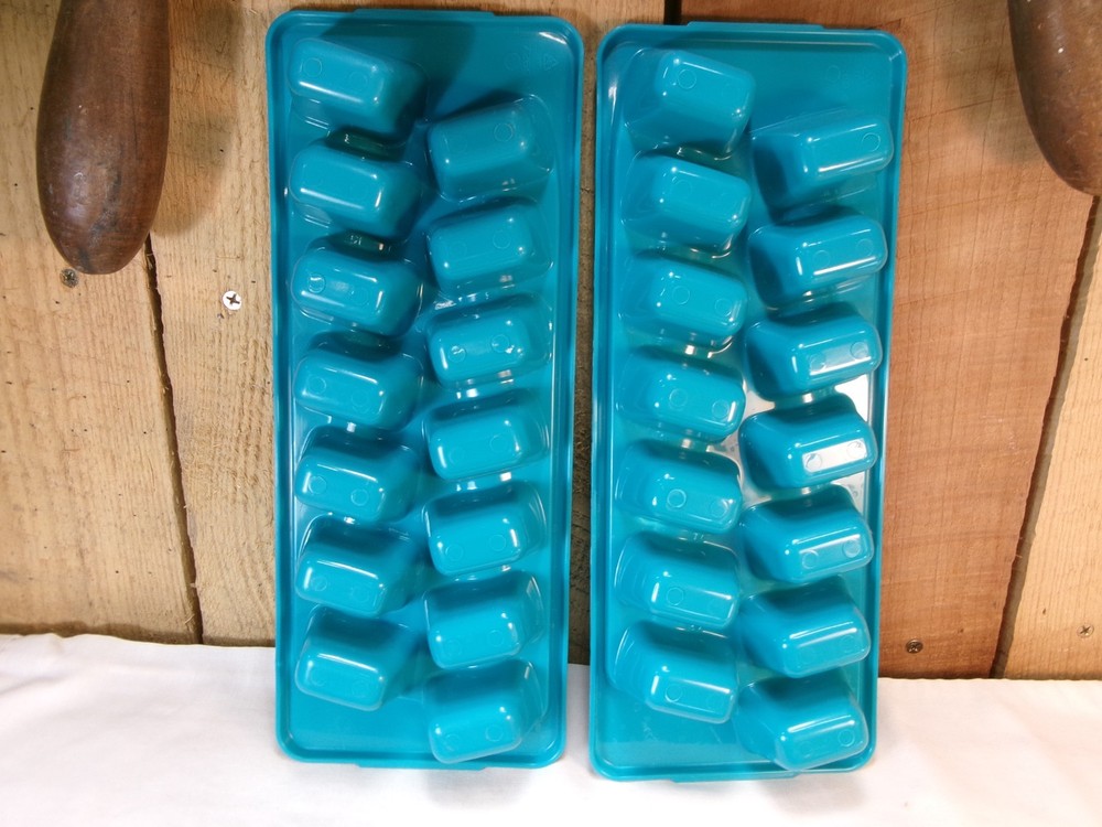 Set of 4 Sterilite Plastic Teal Blue Nesting Stackable 14 Cube Ice Cube Trays