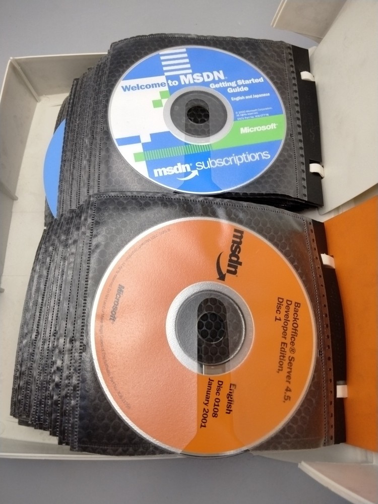 MSDN Software CD's Microsoft Windows 2000 server, Visual Studio Office Jan 2001