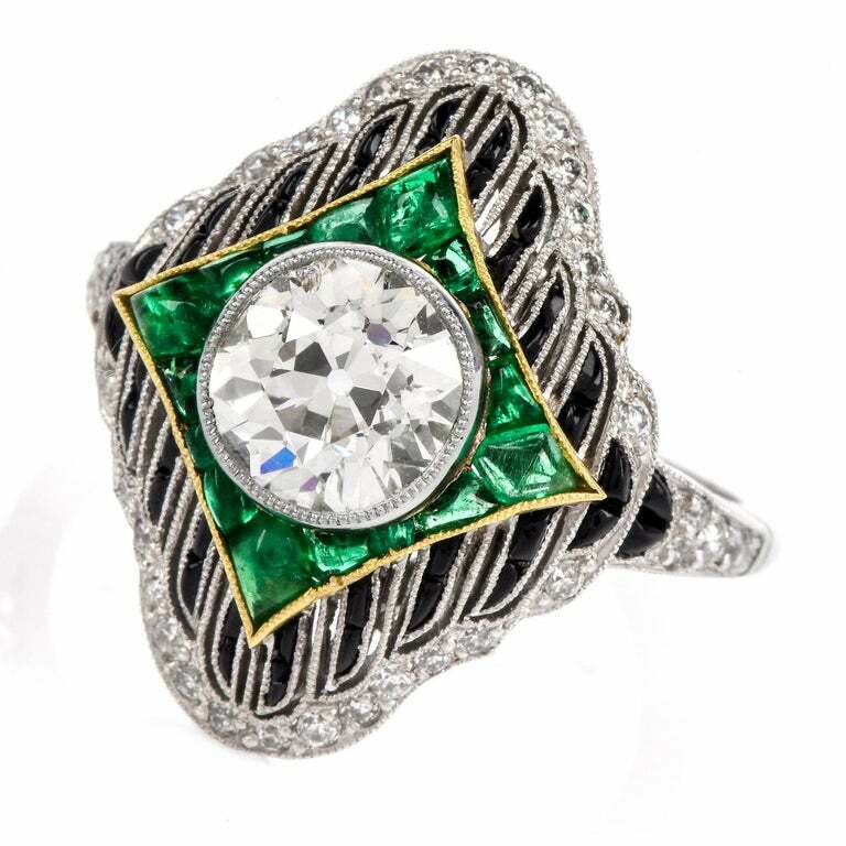 Classic European Style With Sparkling CZ & Green Emerald 925 Solid Silver Ring