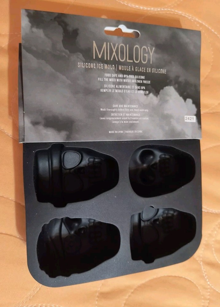 Mixology Black Different Skulls ICE Cube Mold Tray Maker Silicone Barware New!