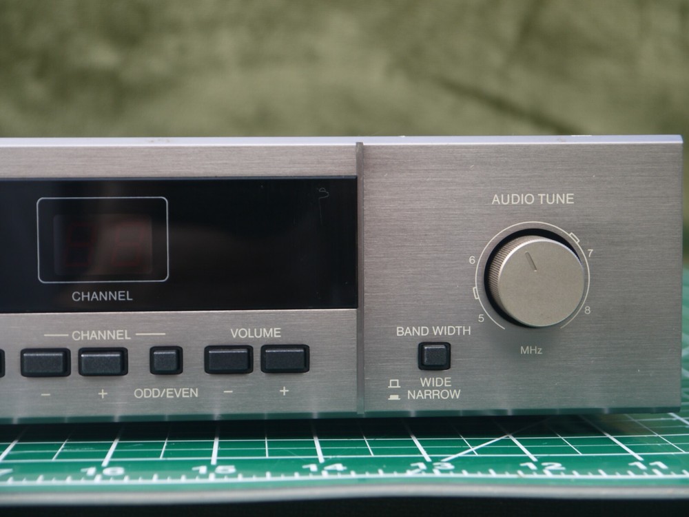 DX Antenna DSB-700 Satellite Receiver