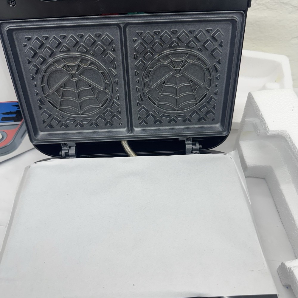 Marvel Spider-Man Mini Waffle Maker - Marvel Kitchen Appliance