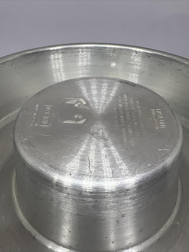 Vintage West Bend Easy-Out Aluminum Ring Mold