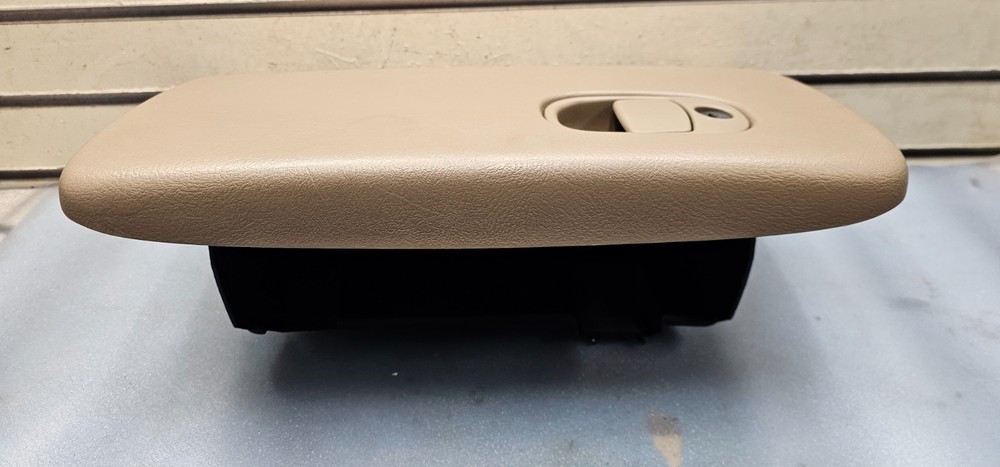 02-05 trailblazer Envoy Rainier Dash Glove Box Storage Compartment Assembly Tan