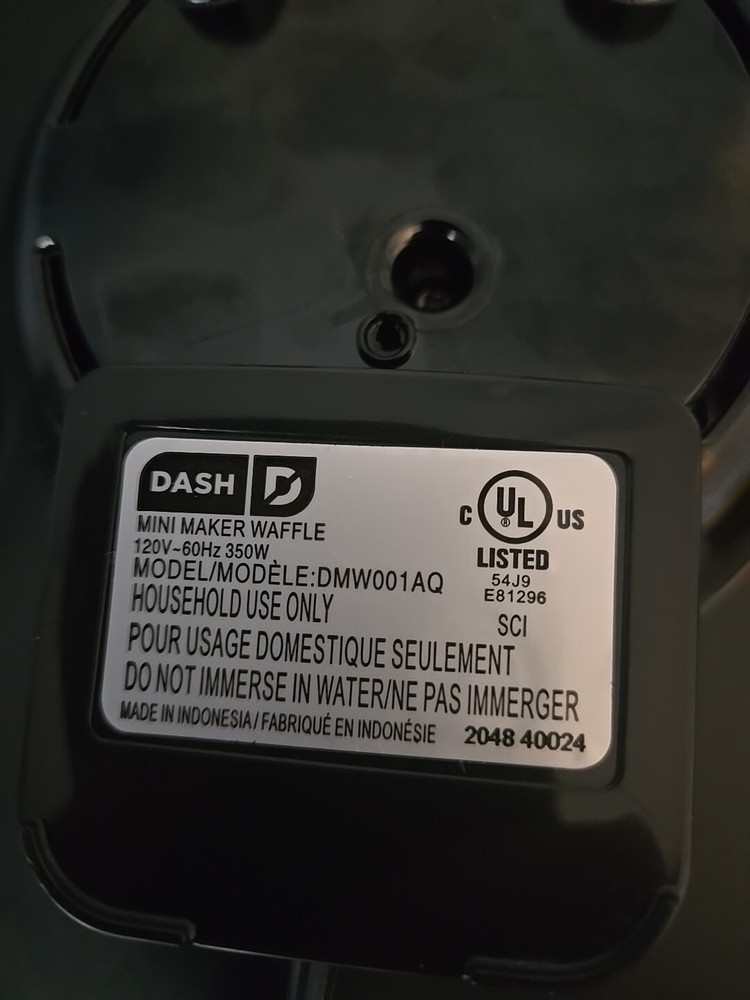 Dash Neon Green 4 Inch Round Waffle Maker