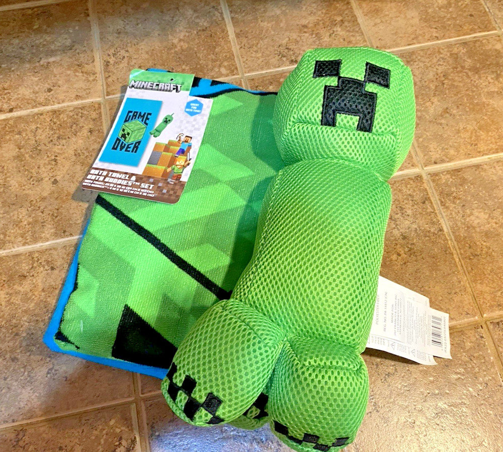 Minecraft Game Over Bath Towel and Bath Buddy Set NWT