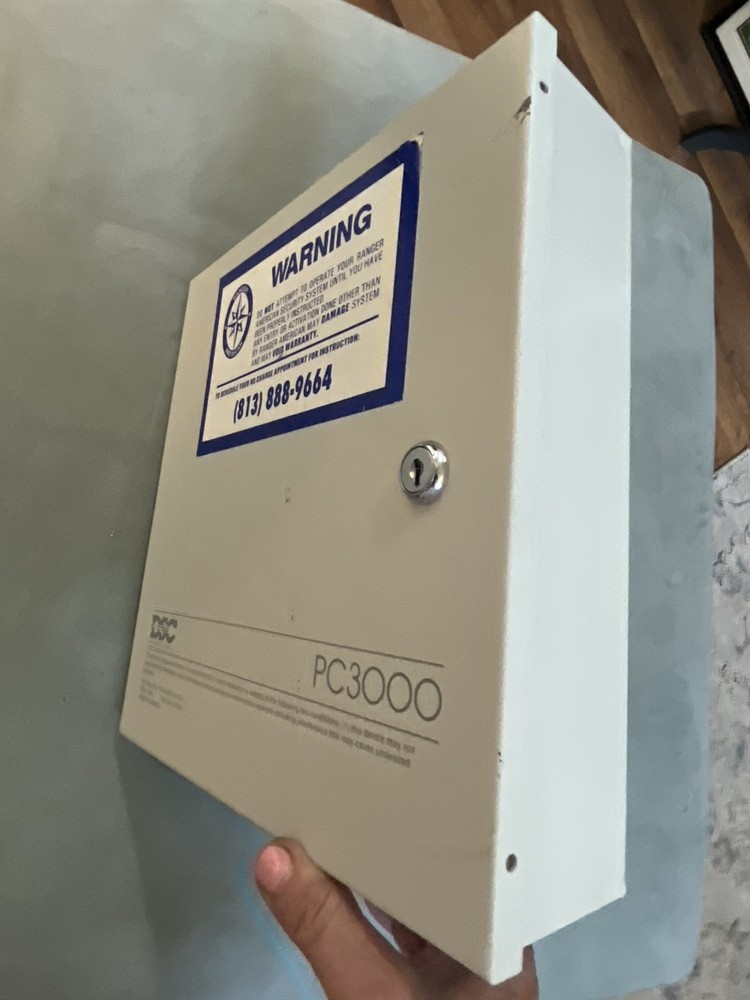 *DSC Digital Security System PC2550 Alarm Remote Control Box Board - As Is