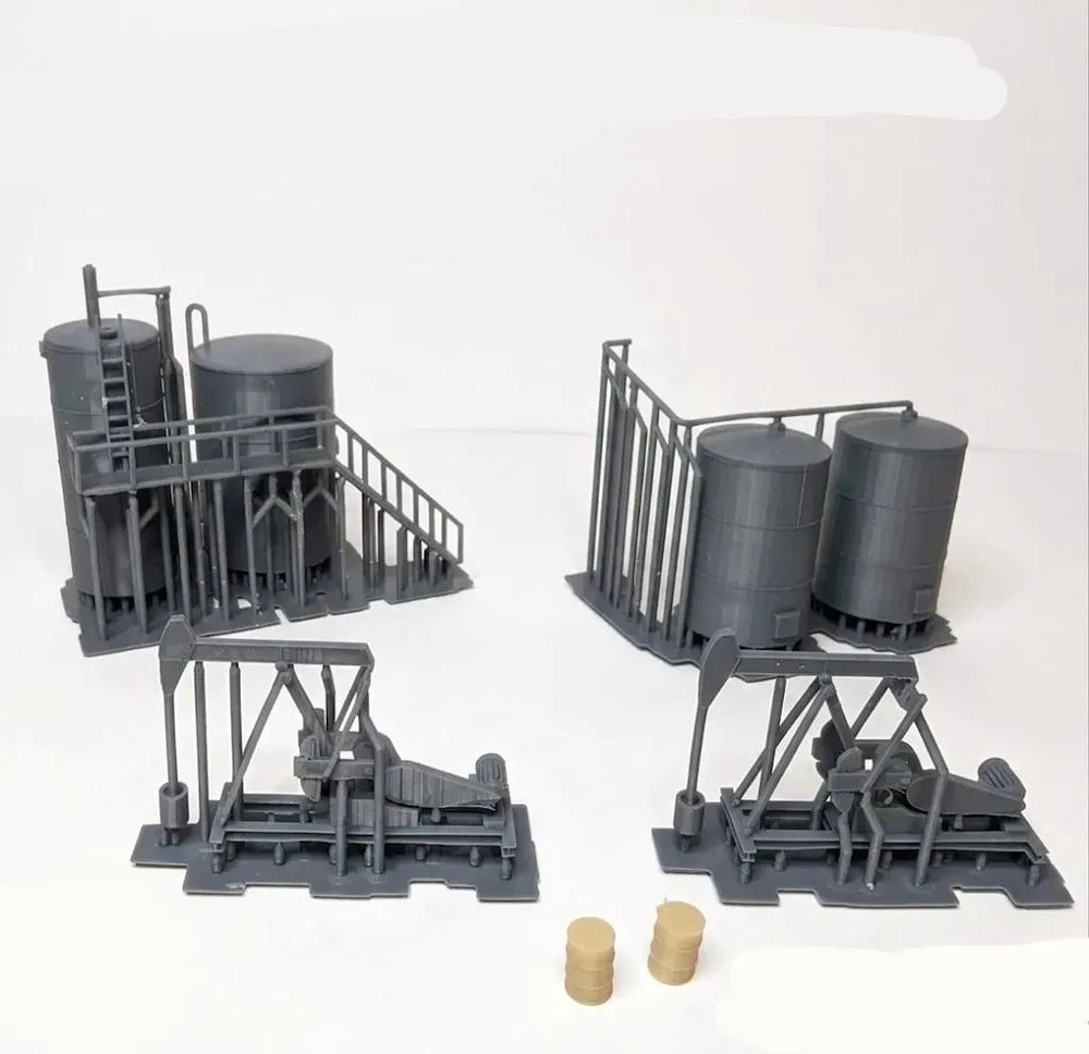Z-Scale Small Oil Field
