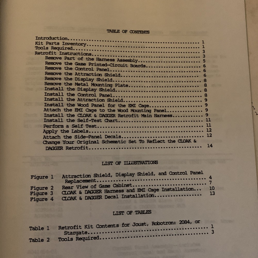 original Cloak & Dagger Atari Kit Robotron arcade video Game manual