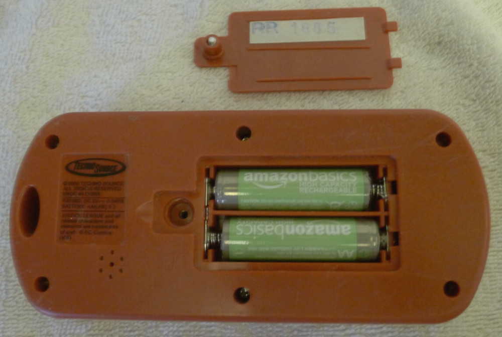 Justice League Save Planet Earth 2005 Techno Source Handheld Game - Tested