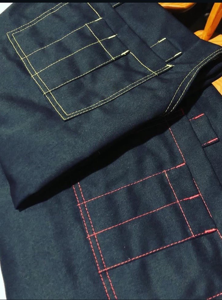 LineChefAprons Black Chef Apron 65% Polyester 35% Cotton Multiple Pockets