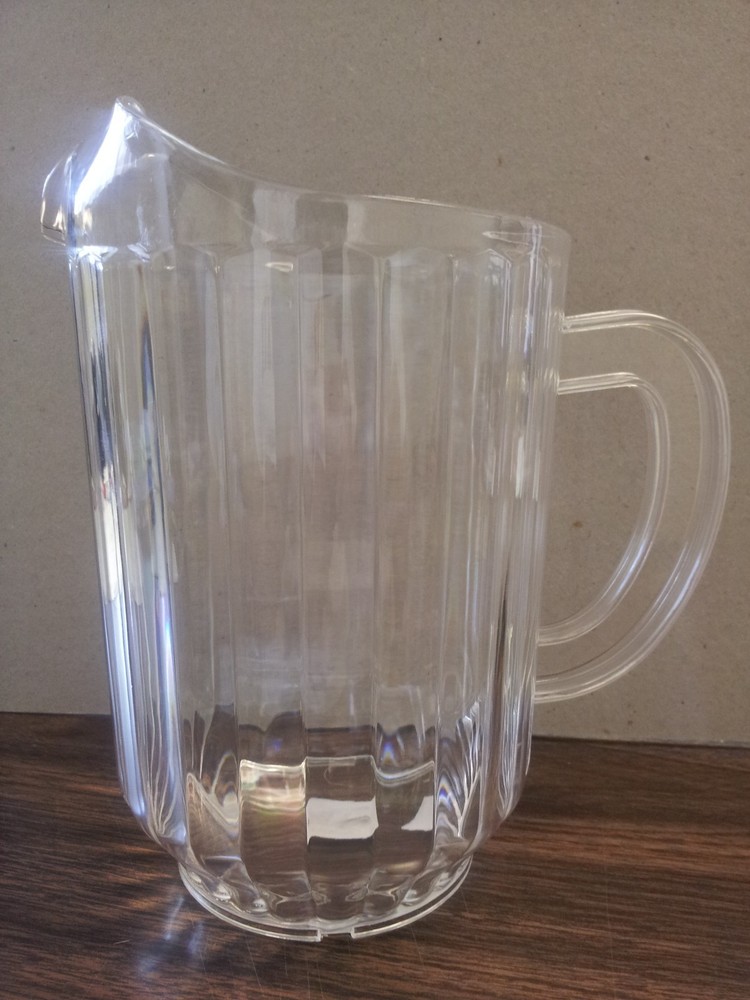 (SIX) BEER PITCHER 32 OUNCE HARD PLASTIC BEVERAGE PITCHER PUBS/RESTAURANTS