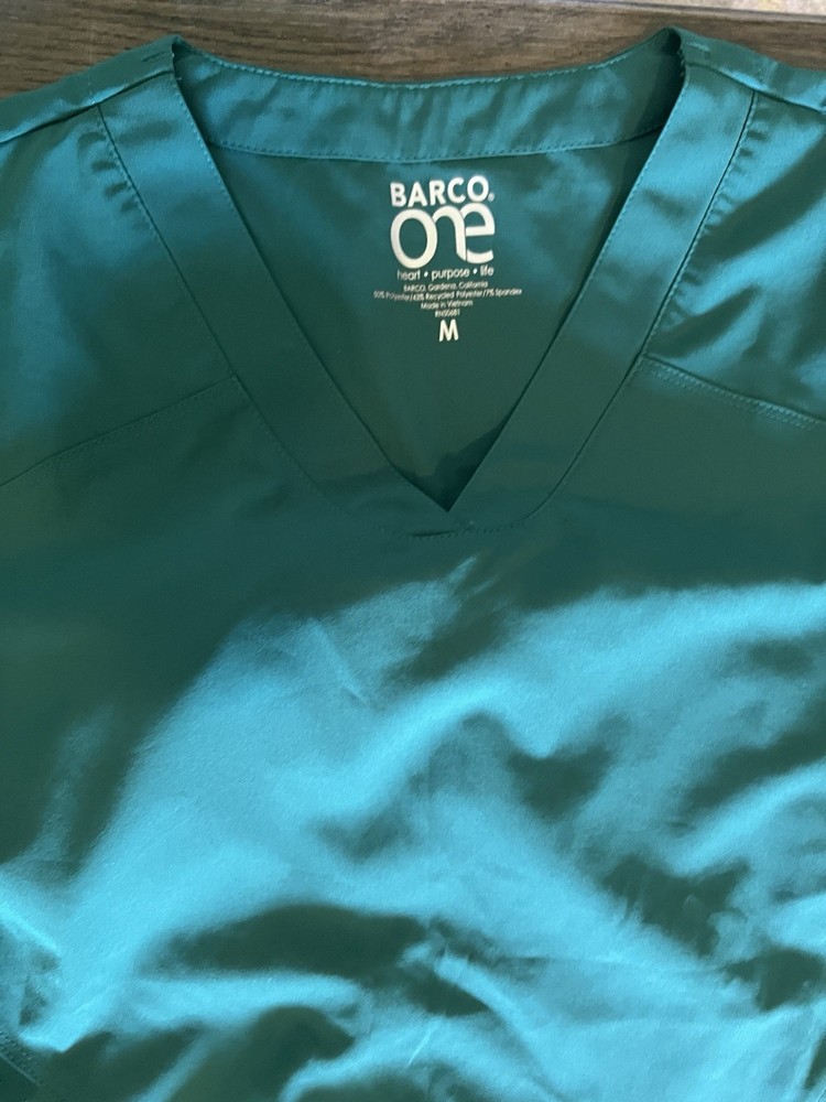 Women’s Barco One Scrub Set Hunter Green Medium Petite