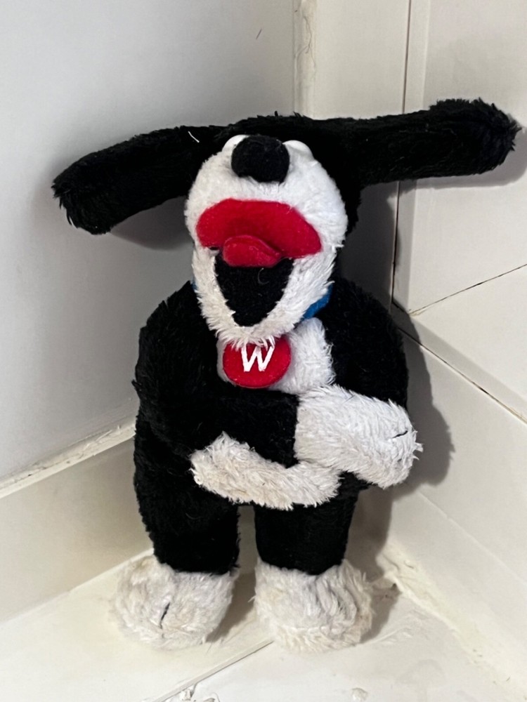 WOOLWORTHS Worth Dog keyring vintage 2006