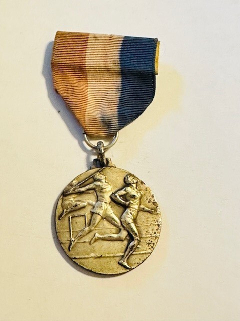Vintage 1962 160 Yard Dash Medal