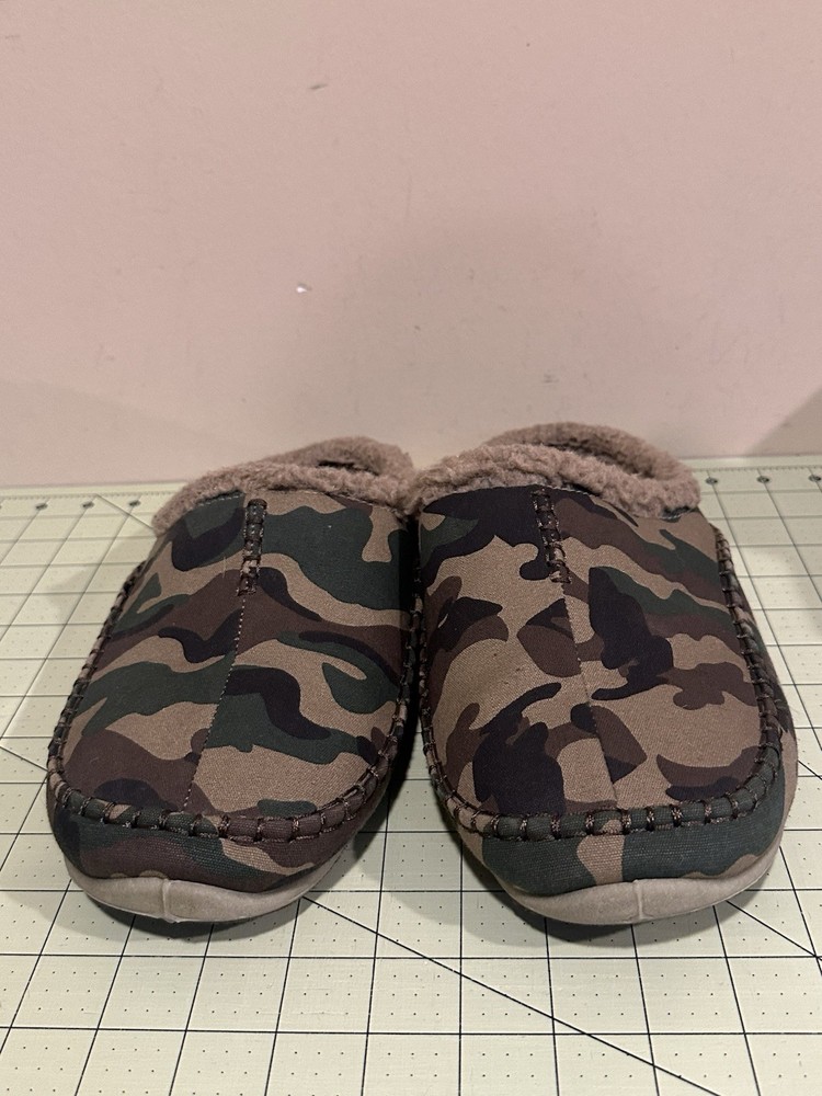 deer stags slipperooz Size 9.5