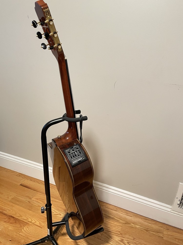 Classical guitar takamine Hirade EP-90